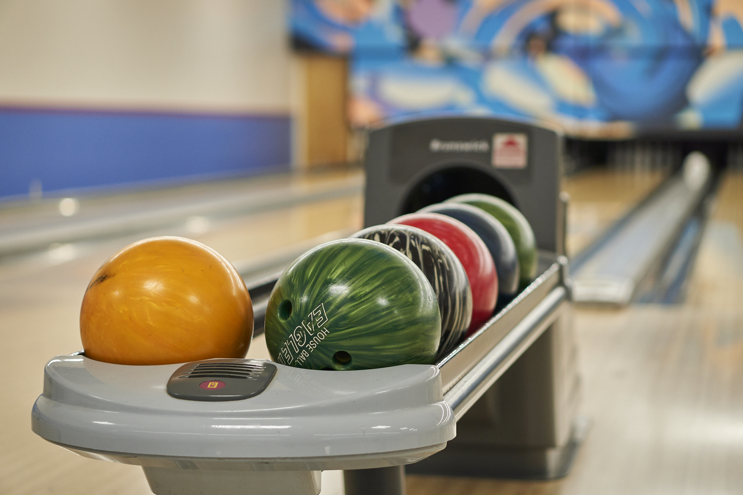 Strike It Right: The 5 Best Beginner Bowling Tips